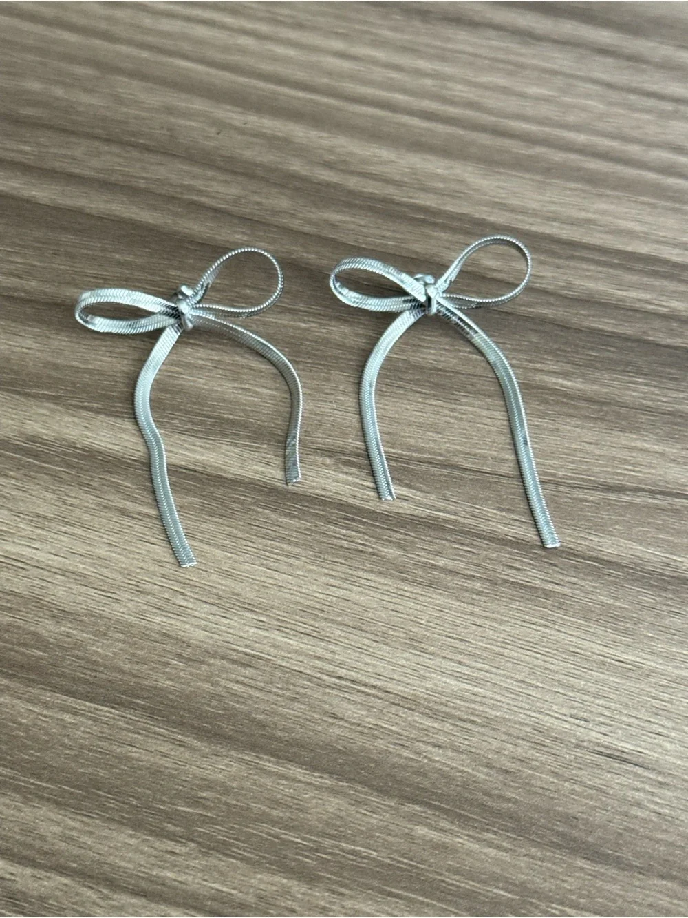 Silver Bow Drop Earrings Q1037
